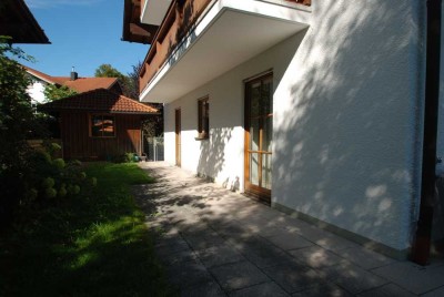 Großzügige Zwei-Zimmerwohnung mit Traumgarten