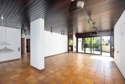 Aufgepasst! 4-Zimmer-Wohnung in begehrter Lage – Garage, Terrasse, Balkon & Sauna inklusive! (EBR)
