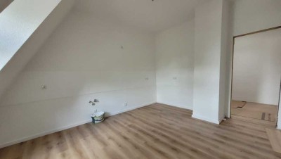 Erstbezug nach Sanierung im Dachgeschoss des Waldstraßenviertels!