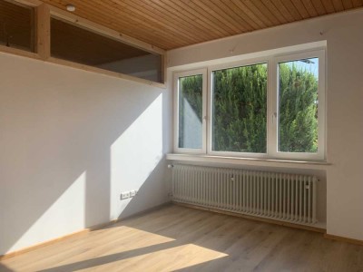 Erstbezug nach Sanierung: 2-Raum-Hochparterre-Wohnung mit Garten in Rottenburg an der Laaber