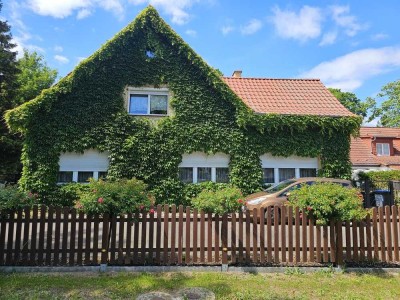 Zweifamilienhaus in Bestlage von Hohen Neuendorf – Großzügiges Grundstück, vielseitig nutzbar