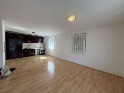 Helle 1,5-Zimmer-Wohnung mit Balkon, Terrasse & Gartennutzung in Mühltal