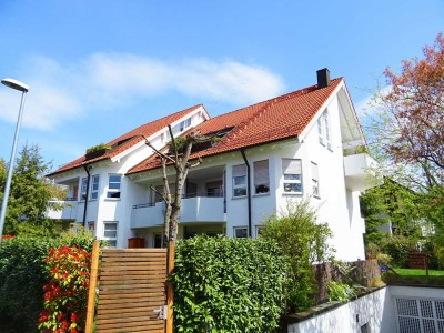 Stilvolle 3,5-Zimmer-DG-Galeriewohnung mit 2 Balkonen, 2 Bädern, Marmorausstattung und TG-Stellplatz