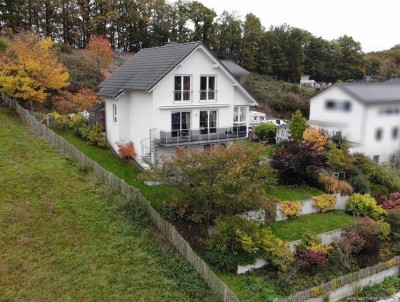 Neuwertiges Einfamilienhaus mit Blick über das Sauerland – ideal für Paare und kleine Familien
