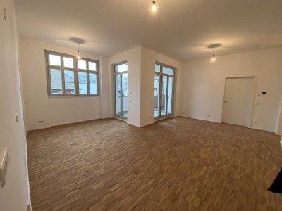 Stilvolle, helle 2 Zimmerwohnung mit Loggia in außergewöhnlichem Objekt in Bensheim
