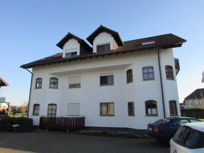 Attraktive 2-Zimmer-DG Wohnung mit EBK - super Lage