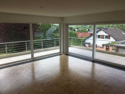 Großzügige helle 4-Zimmer-Whg. mit Garage und 2 Balkonen in ruhiger Lage von Niederbachem