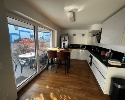 Moderne 55 m² Neubauwohnung mit Terrasse und Garten in Regensburg Süd – Perfekt für Paare und junge