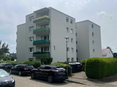 "Helle 3-Zi.-Obergeschosswohnung mit Küche und Balkon in Neckartenzlingen"