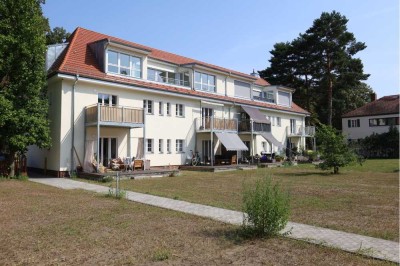 Neubau-Highlight in Tegel –  Sonniges Dachgeschoss mit eigenem Garten