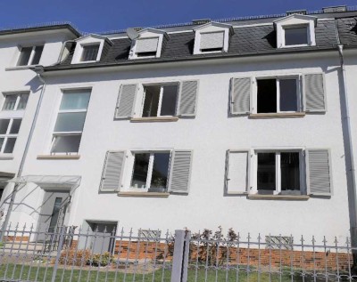 Geschmackvolle 3-Zimmer-Wohnung mit geh. Innenausstattung mit Balkon und EBK in Frankfurt am Main