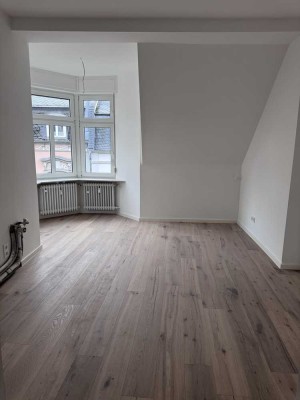 Kernsanierter Altbau in ruhiger Innenstadtlage mit sechs Wohnungen - 2. OG links