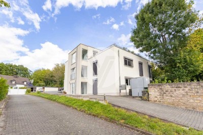 Attraktive Erdgeschosswohnung mit Gartenanteil in gefragter Höhenlage // überdachte Terrasse // 1 St