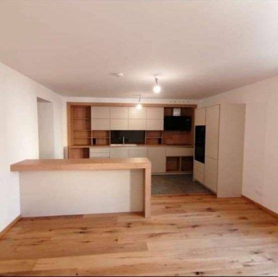 Helle 4 Zimmer Wohnung