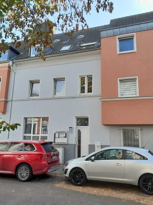 3,5 ZKDB Dachgeschosswohnung in ruhiger Seitenstraße