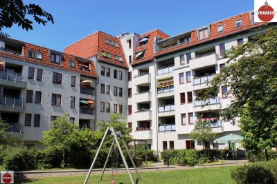 Schöne Etagenwohnung mit zwei Zimmern mit Westbalkon unweit vom Weißensee