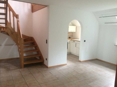 Großzügige 108qm 3-Zimmer Maisonette Wohnung mit großer Garage