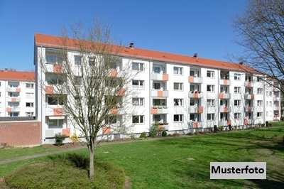 Freistehendes Mehrfamilienhaus