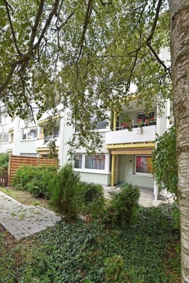 Schöne 3 Zimmer Wohnung mit Balkon ins Grüne