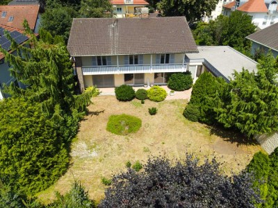 Großzügiges, sanierungsbedürftiges Einfamilienhaus in traumhafter Lage