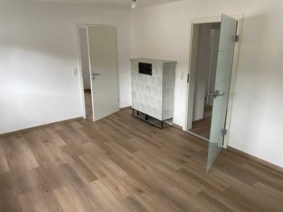 Frisch renovierte 3-Zimmer-Wohnung in Bad Waldsee, im 2. Stock, 64 m^2, kleiner Garten hinter dem Ha
