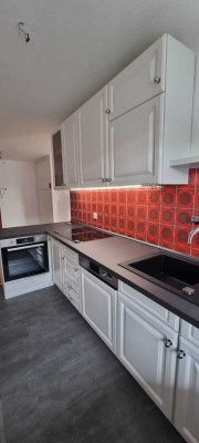 Erstbezug nach Sanierung mit Balkon und EBK: Exklusive 2-Zimmer-Wohnung mit geh. Innenausstattung