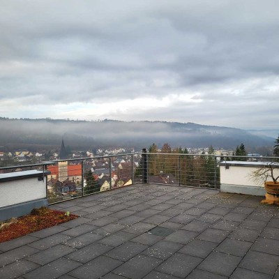 Freundliche 3 1/2 -Zimmer-Penthouse-Wohnung mit gehobener Innenausstattung mit Balkon in Lorch