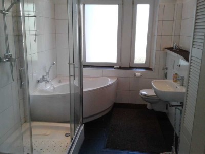 Geräumige, gepflegte 2-Zimmer-Wohnung zur Miete in Solingen