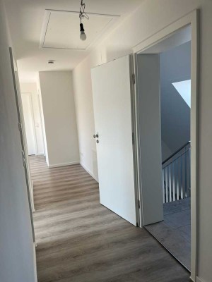 Schöne und helle 3,5 Zimmer Dachgeschosswohnung im Landkreis Günzburg, Leipheim - Ortsteil Riedheim