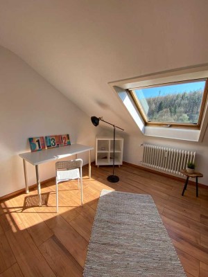 Möbliertes WG Zimmer mit Blick über Stuttgart-Rohracker