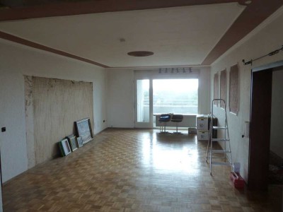 Große 5,5 Zimmer-Wohnung mit Balkon in Bochum-Wiemelhausen