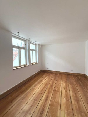 Erstbezug- renovierte Altbauwohnung 1 ZKB