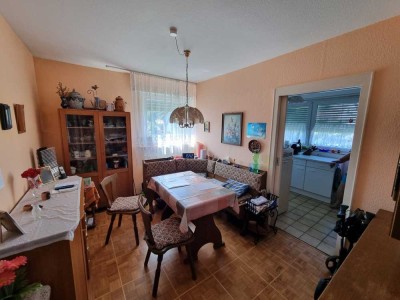 ruhige 3,5-Zimmer-Wohnung mit Balkon und Stellplatz