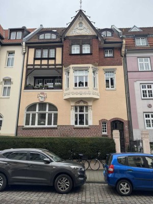 Charmante- Altbauwohnung mit Terrasse- Halbparterre – stilvoll wohnen im Kreuzviertel