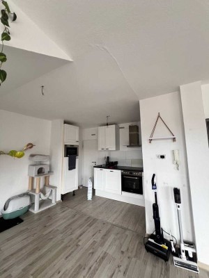 Schöne 2-Zimmer Wohnung mit Balkon in direkter Stadt-Lage