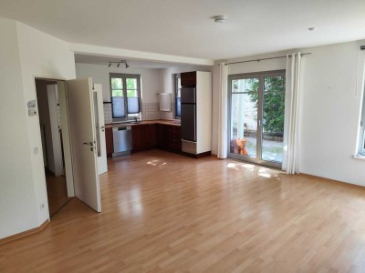 Exklusive, neuwertige 2-Raum-EG-Wohnung mit gehobener Innenausstattung mit EBK in Kleinmachnow