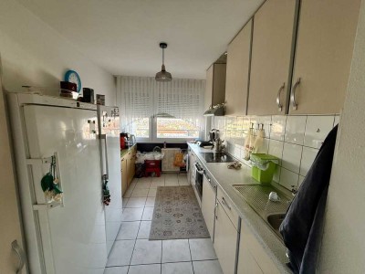 Zentrale 3-Zimmer-Wohnung zu verkaufen. 
Ohne Makler! Mit Tiefgaragenstellplatz