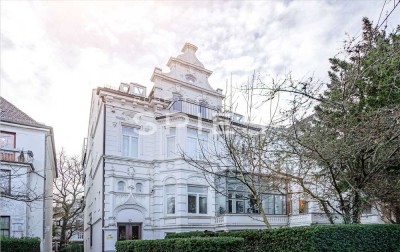 Großzügige Penthouse-Wohnung mit Dachterrasse in Altbremer-Stadtvilla