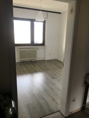 WG Zimmer nähe Trier in  gepflegter 4-Raum-Wohnung mit Einbauküche in Konz
