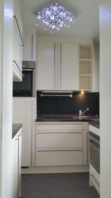 Stilvolle, neuwertige 2-Zimmer-Wohnung mit Balkon und Einbauküche in Starnberg - Söcking