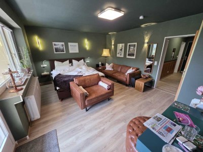 Geschmackvolle 1-Zimmer-Wohnung mit gehobener Innenausstattung mit EBK in Baiersbronn