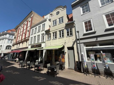 +++ Exklusive Chance - stark frequentiertes Geschäftshaus in Lübecks 1A-Lage !  +++