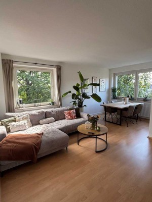 Wohnen mitten im Grünen und doch schnell überall, moderne 2 RKD Tgl.-Bad, Balkon