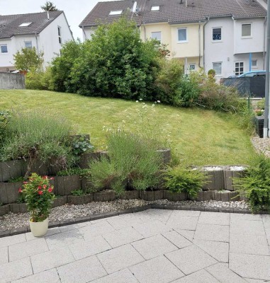 Zauberhafte Terrassenwohnung mit Garten und Einbauküche in Tst.-Bleidenstadt
