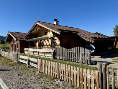 Zwei Chalets am Wolfsee – Rückzugsort inmitten der Fischbachauer Alpen