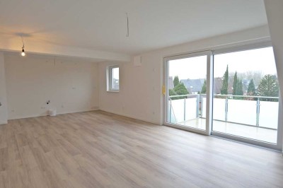 Erstbezug nach Sanierung; 4-Zimmer Dachwohnung mit Balkon in Nievenheim!