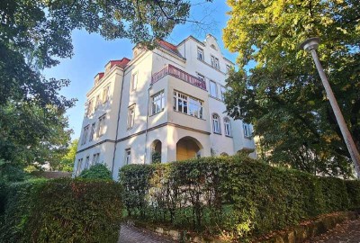 Altbau in Plauen // 2-Zi.-Wohnung mit Balkon & Parkett