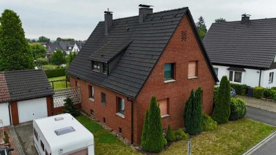 Familienidyll mit Weitblick: Freistehendes Wohnglück im Grünen