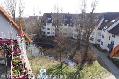 * Traumhafte Dachgeschoss-Wohnung mit 3,5 Zimmer, Süd-Balkon, Garage im Herzen von Herzogenaurach *