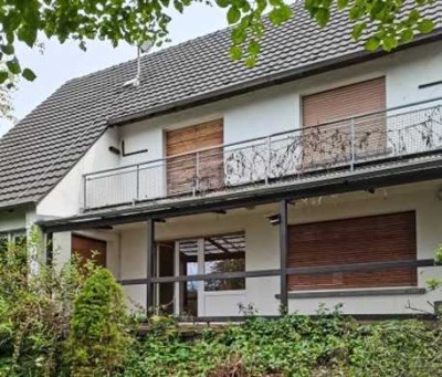 Für Familien: Ehemaliges Pfarrhaus in bevorzugter Höhenlage von Königswinter-Oberpleis zu vermieten